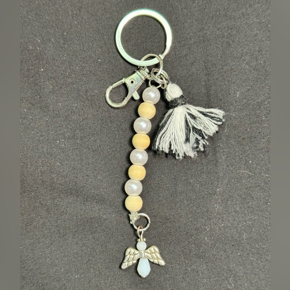 Hand Crafted Modern Pearl Beaded Key Chain With Angel & Tassel - NEW - Picture 1 of 11